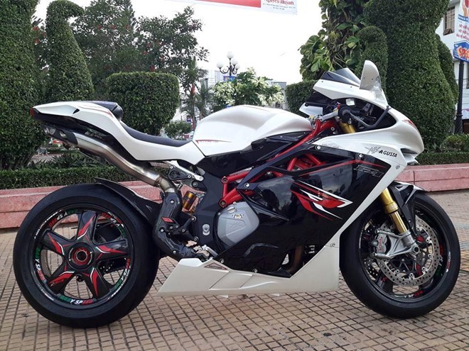 Sơn xịt lốp xe Bosny
