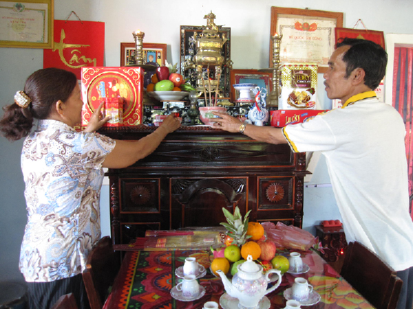 Cách lau dọn bàn thờ đúng chuẩn