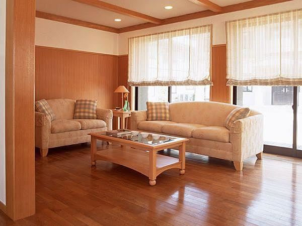 Sơn giả gỗ cho tường nhà