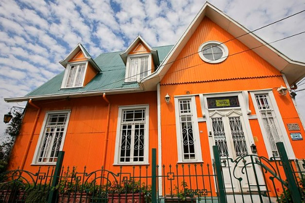 Sơn ngoại thất màu cam