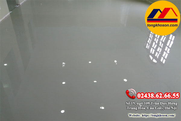 thi công sơn epoxy cho sàn gạch men