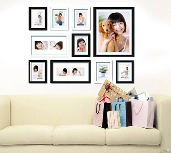 Treo ảnh gia đình cho phòng khách