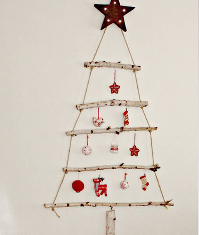 trang trí cây thông noel trên nền màu trắng
