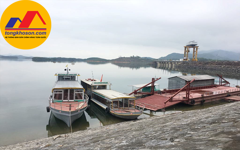 Những còn thuyền mang một lớp áo mới