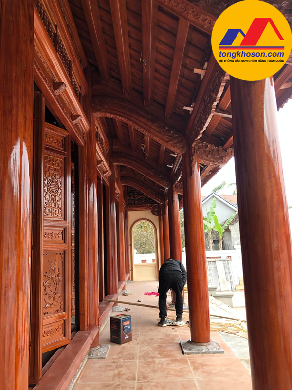 Thi công sơn phủ lớp gỗ