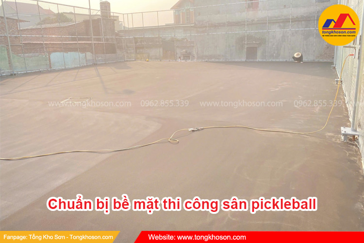 Thi công nền sân pickleball bằng bê tông