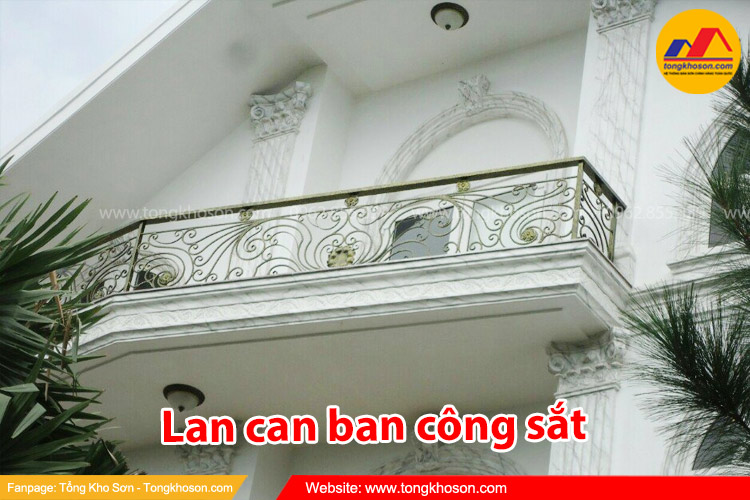 Lan can ban công sắt