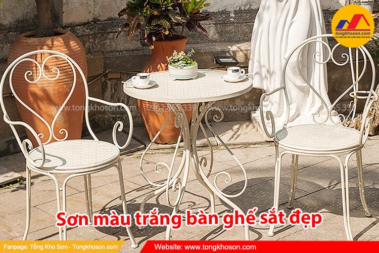 Màu trắng sơn bàn ghế sắt đẹp