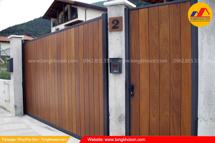 Sơn cổng màu gì đẹp? Sơn cửa cổng màu sơn giả gỗ